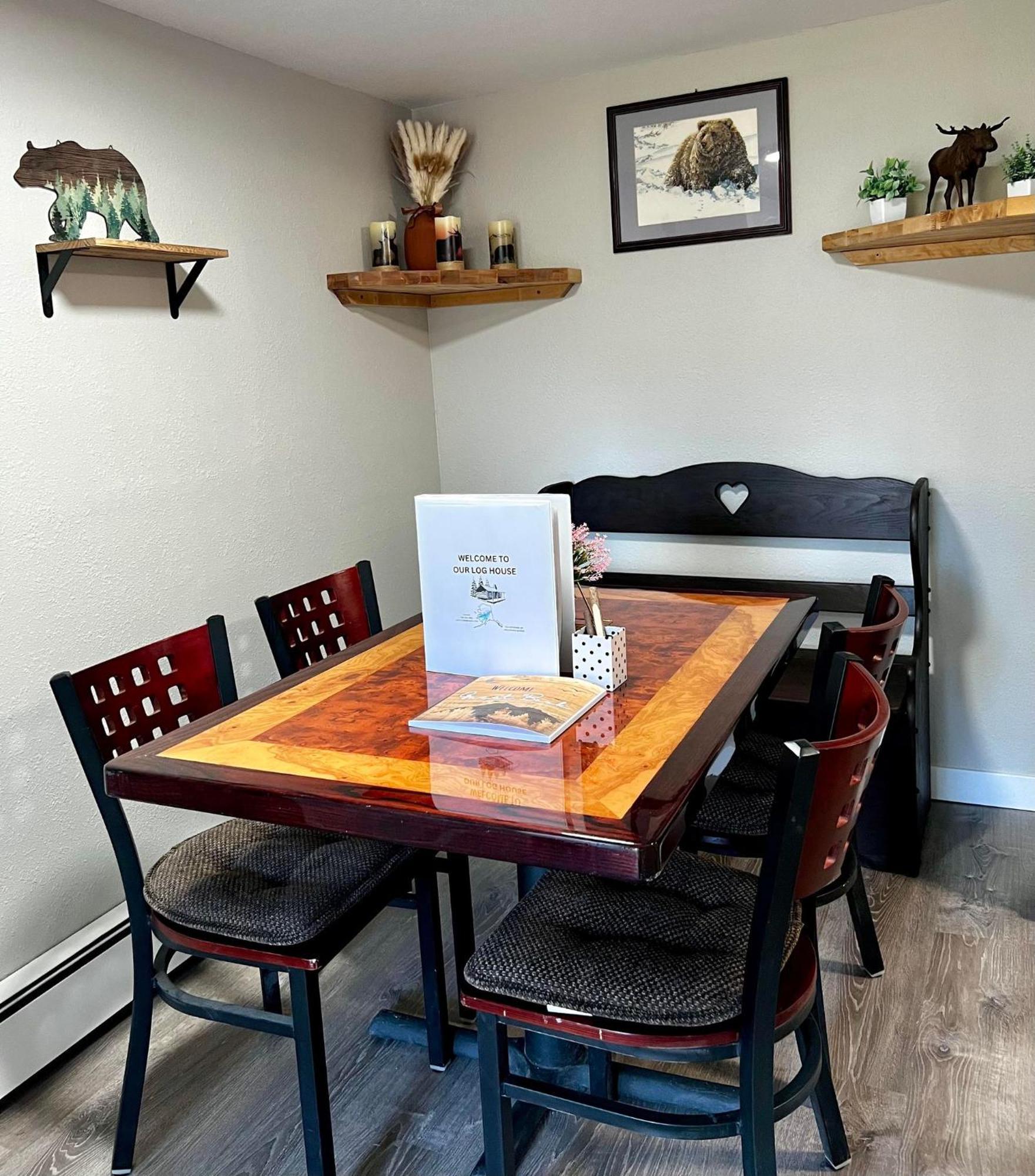 Log House In Heart Of Anchorage Appartement Buitenkant foto